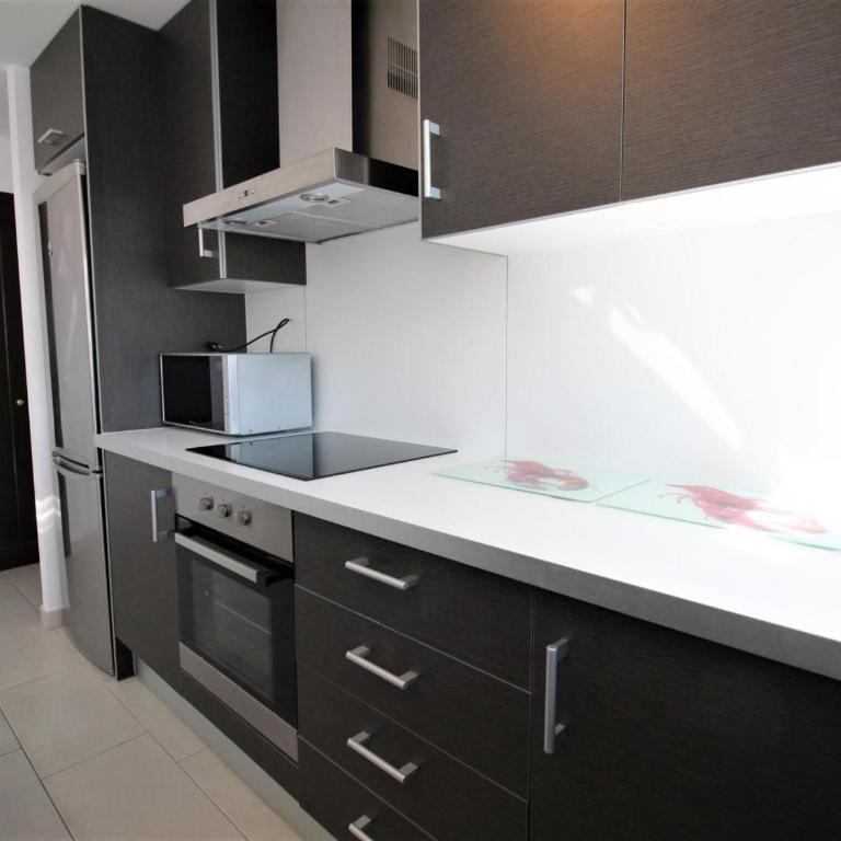 Ático renovado y luminoso con 2 terrazas, cerca de la playa y paseo marítimo, parking y WIFI inclus - ES-228-47 - Apartamento - 5
