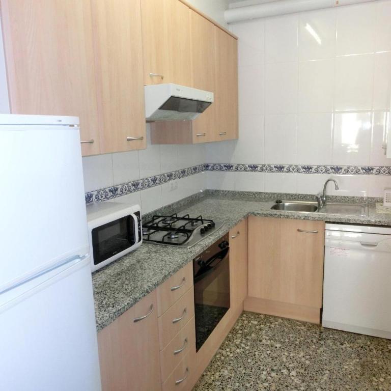 Luminoso apto céntrico a 100m de la playa del Puerto con wifi, balcón y cocina renovada - ES-228-71 - Apartamento - 7