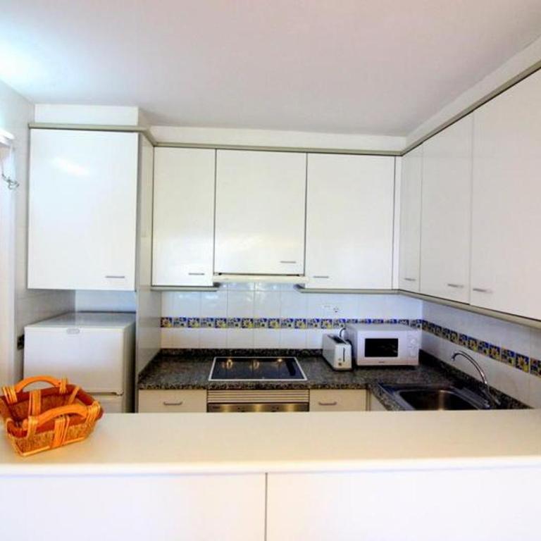 Luminoso apartamento con piscina, terraza y parking, cerca de la playa en Santa Margarida - ES-228-125 - Apartment - 4