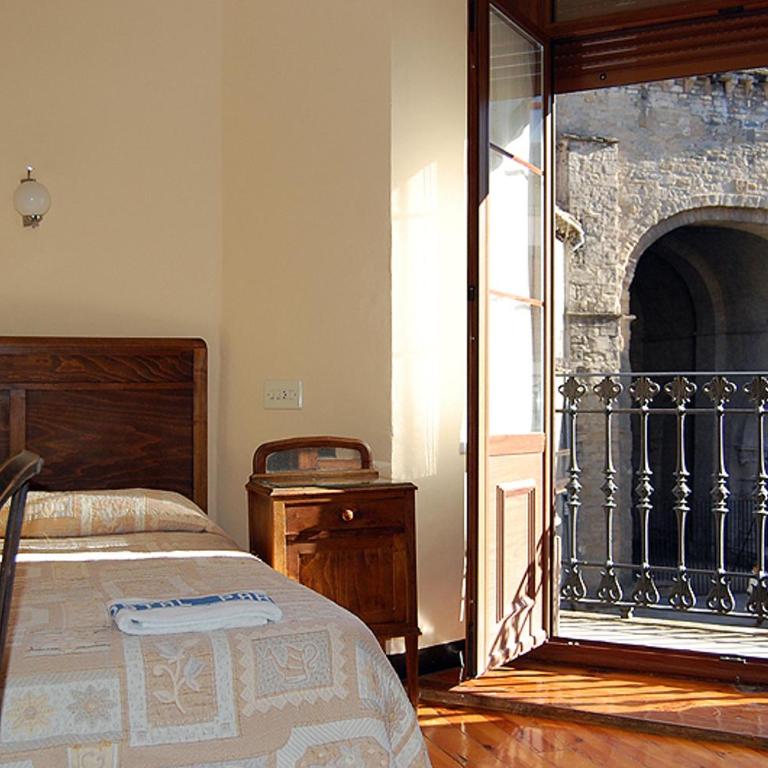 Hostal Paris - Doppel-/Zweibettzimmer mit Gemeinschaftsbad - 5