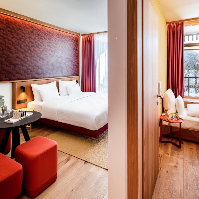 Falkensteiner Family Hotel Montafon - The Leading Hotels of the World - Deluxe Suite mit Balkon - 2