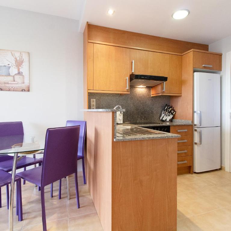 Global Vacacional, Apartamento con terraza y piscina en la playa de Canet - Apartment mit Terrasse - 3