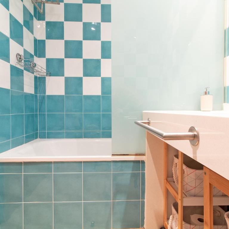 Global Vacacional, Apartamento con terraza y piscina en la playa de Canet - Apartment mit Terrasse - 19