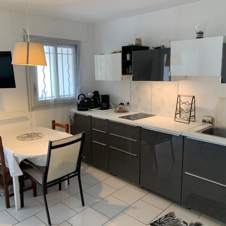 Vittoria Immobilier 4-REGLEMENT SUR PLACE -chèques vacances acceptés - Apartment - Ground Floor - 1