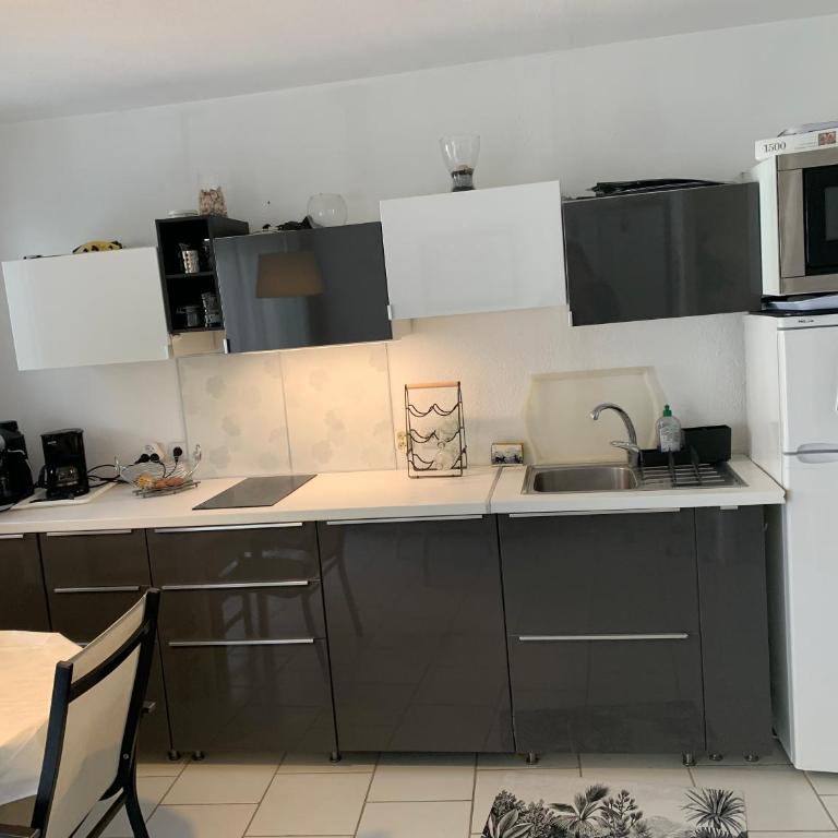 Vittoria Immobilier 4-REGLEMENT SUR PLACE -chèques vacances acceptés - Apartment - Ground Floor - 3