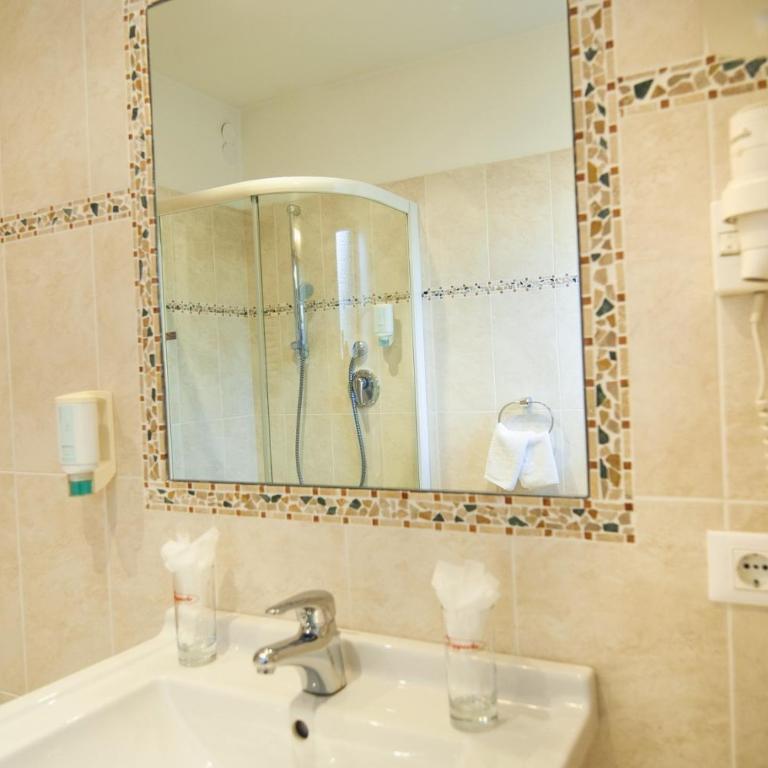 Albergo al Cervo - Gasthof zum Hirschen - Camera Matrimoniale/Doppia con Letti Singoli - 5