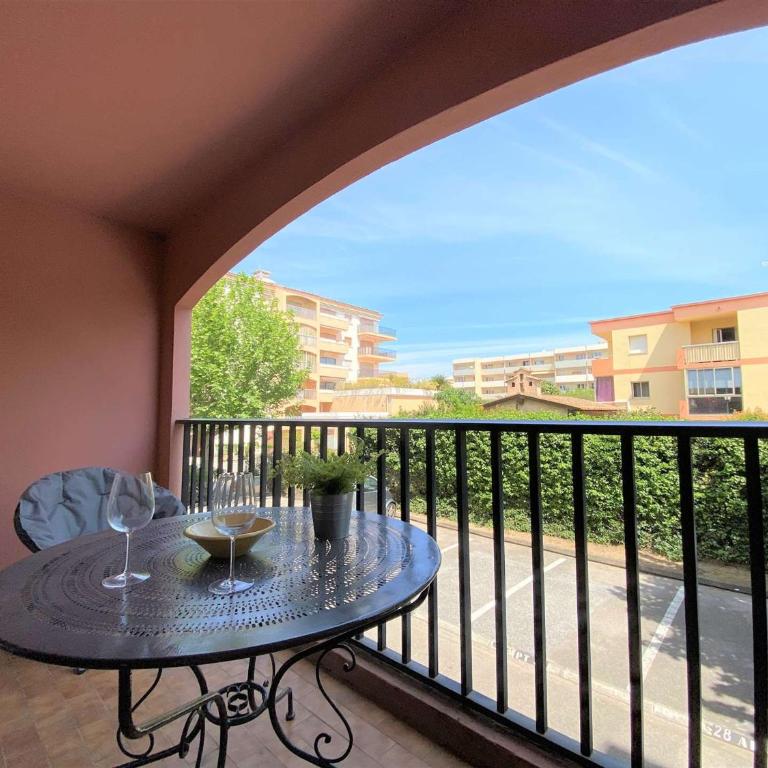 Sainte-Maxime, Apt 2 pièces avec piscine, terrasse, parking privé, proche plage et commerces - FR-1-226-487 - Apartment - 1
