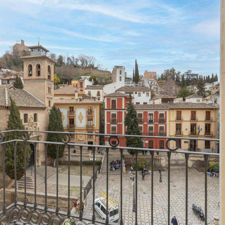 BiBo Suites Real Chancilleria - Two-Bedroom Apartment with View - 34