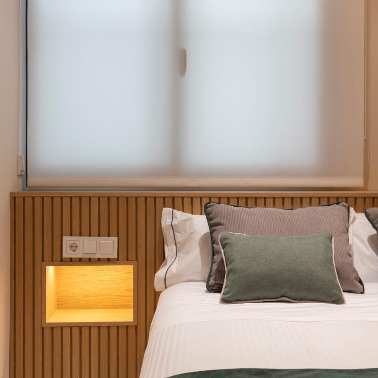 BiBo Suites Real Chancilleria - Collection Three-Bedroom Apartment - 5