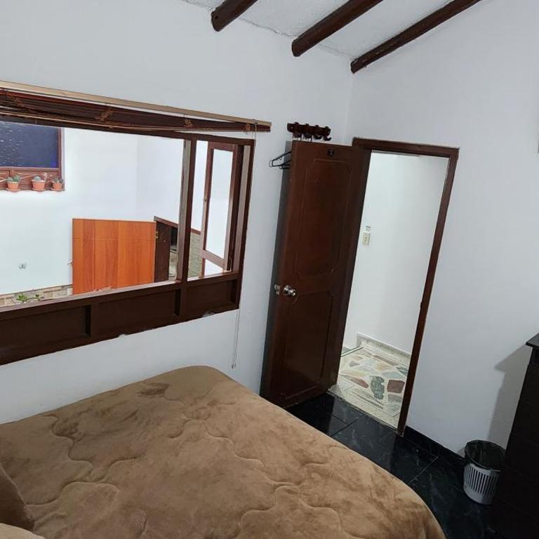 HOSPEDAJE DE GUATAVITA - Habitación Doble con baño privado externo - 1