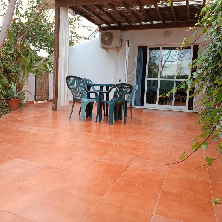 Casa baja naturista con patio en primera línea de playa con piscina comunitaria! - Apartamento de 1 dormitorio - 6