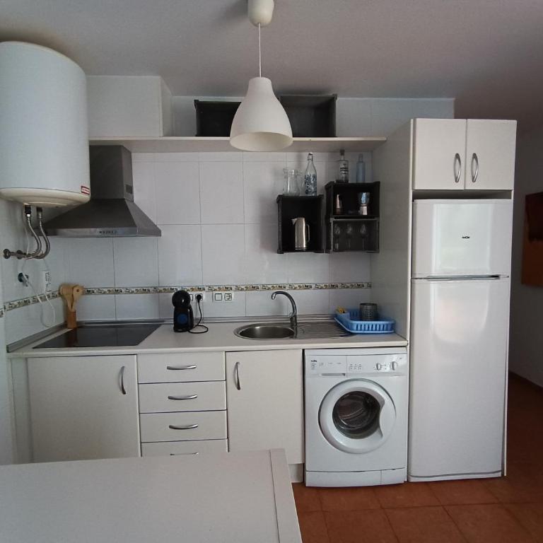 Casa baja naturista con patio en primera línea de playa con piscina comunitaria! - Apartamento de 1 dormitorio - 34
