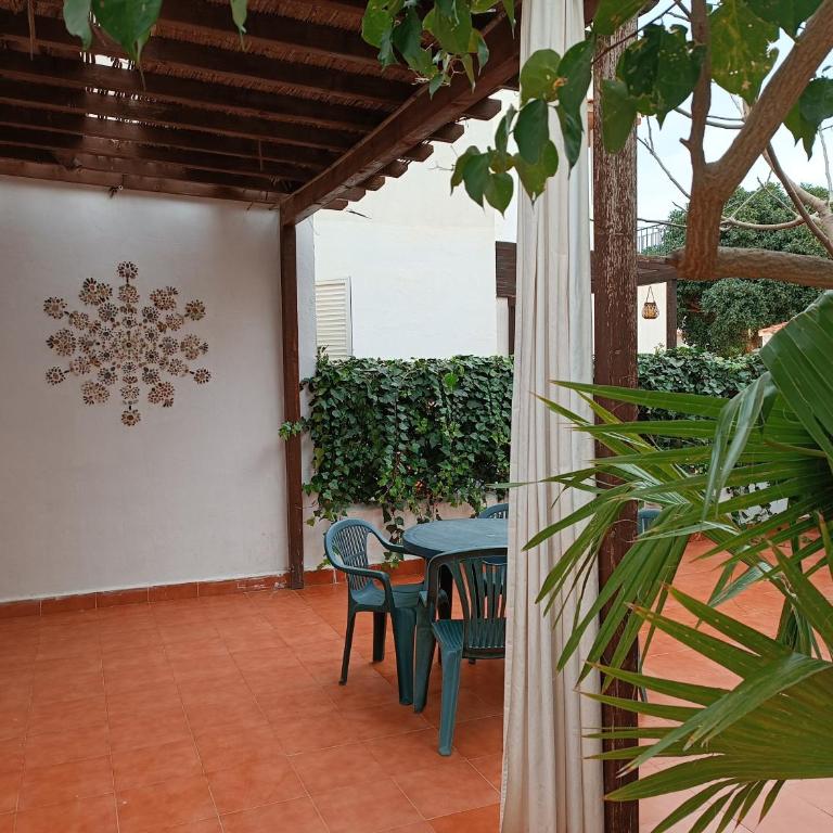 Casa baja naturista con patio en primera línea de playa con piscina comunitaria! - Apartamento de 1 dormitorio - 36
