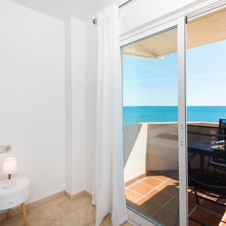 PRIVILEGE OF THE SEA, 1st Line Carvajal Beach- Fuengirola 3rd floor - Two-Bedroom Apartment - 21
