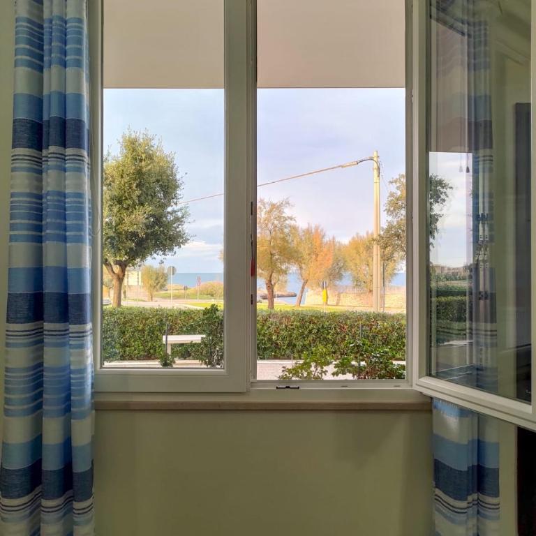 FronteMare GuestHouse by Gessica Holiday - Appartamento Deluxe con 1 Camera da Letto - 10