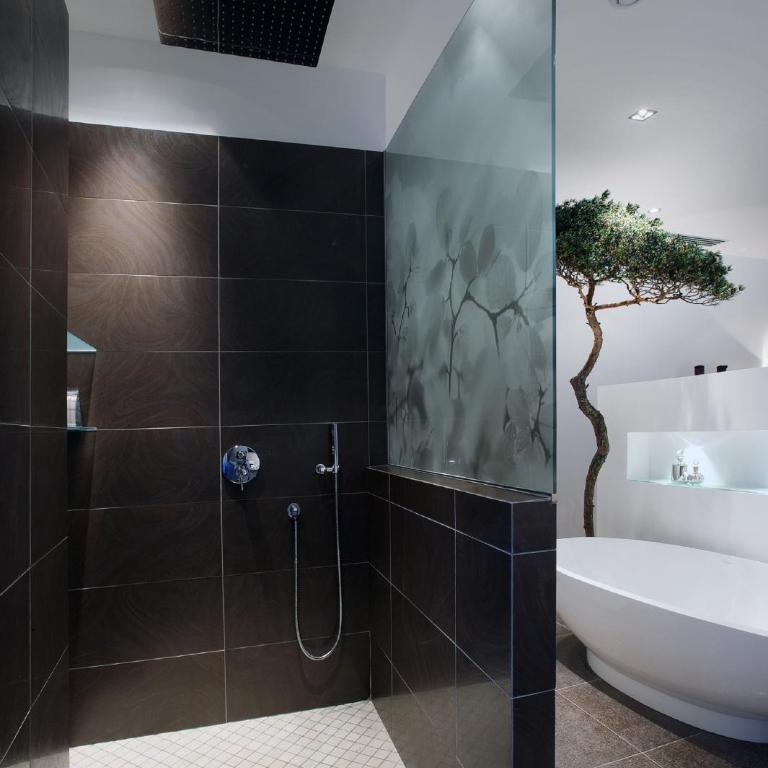 Petit Hôtel Confidentiel - Executive Suite with Balcony - 6