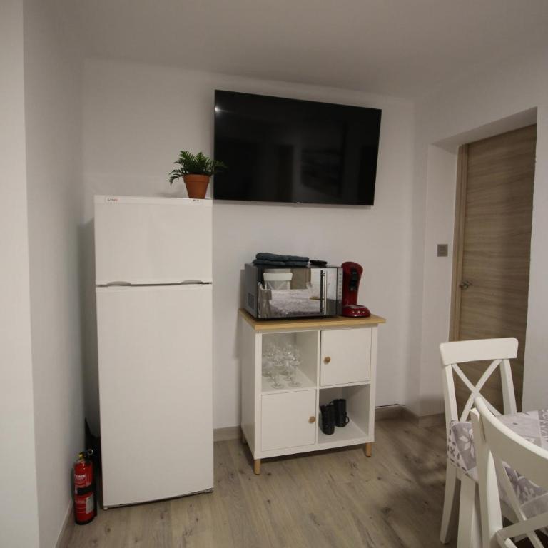 Apartamento los Pirineos Sabi - Three-Bedroom Apartment - 7