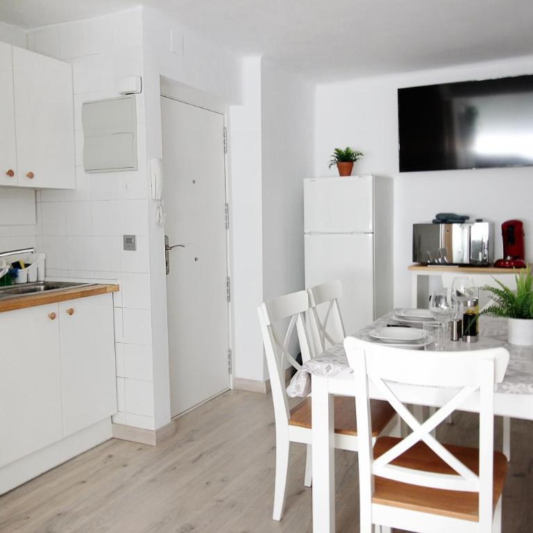 Apartamento los Pirineos Sabi - Three-Bedroom Apartment - 1