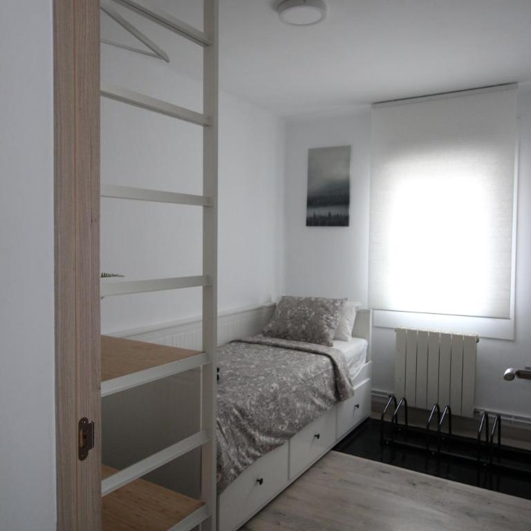 Apartamento los Pirineos Sabi - Three-Bedroom Apartment - 31
