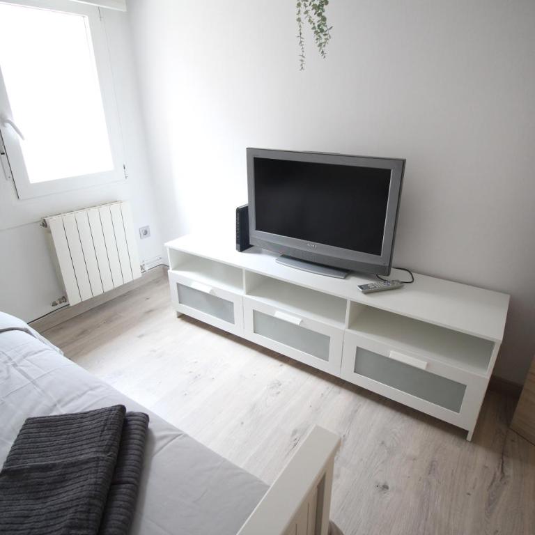 Apartamento los Pirineos Sabi - Three-Bedroom Apartment - 61