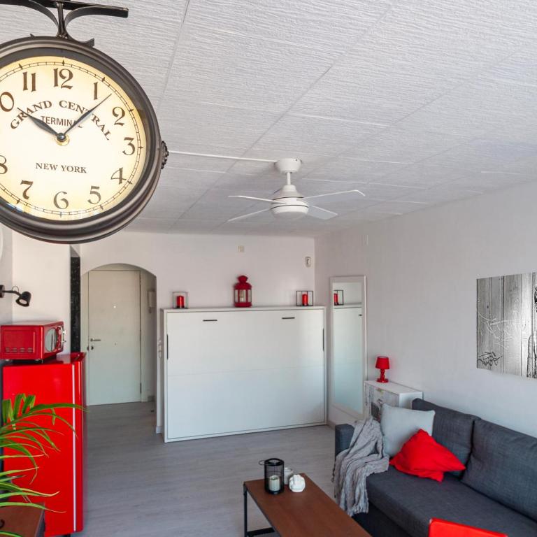 Estudio en 1ª linea con vistas al puerto deportivo by InsideHome - Apartamento de 1 dormitorio - 2