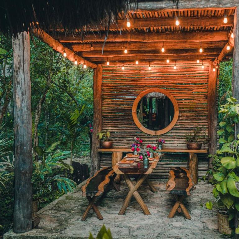 Madre Tierra Eco Habitat - Family Room - 9