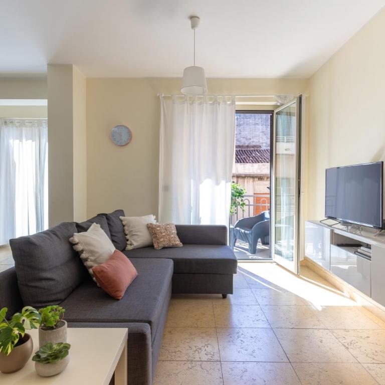 Relax Apartment Inn - Three-Bedroom Apartment - 2