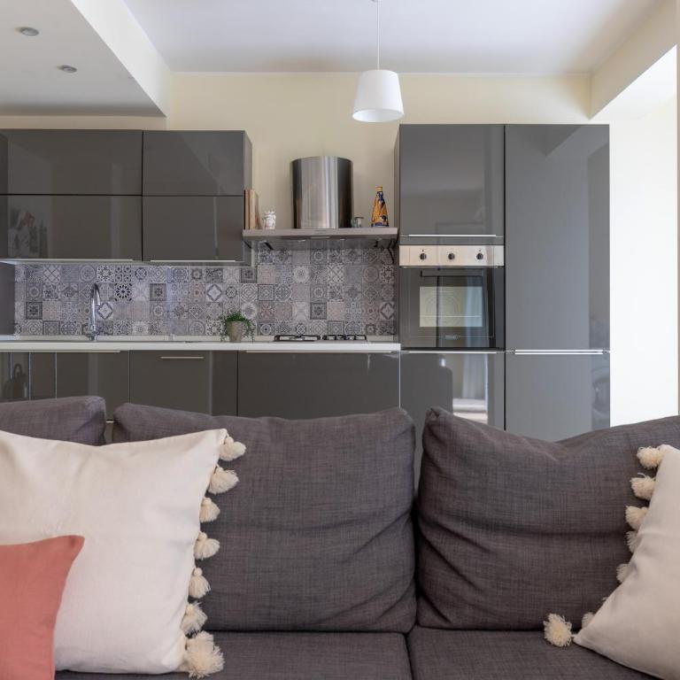 Relax Apartment Inn - Three-Bedroom Apartment - 7
