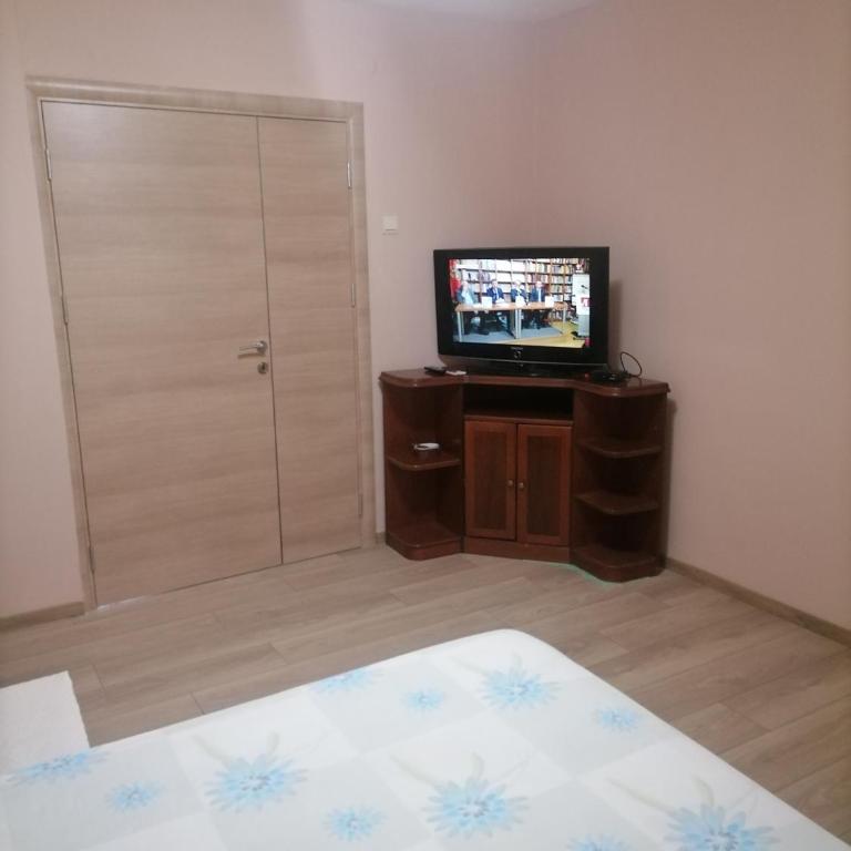 Centar Budva - Two-Bedroom Apartment - 8