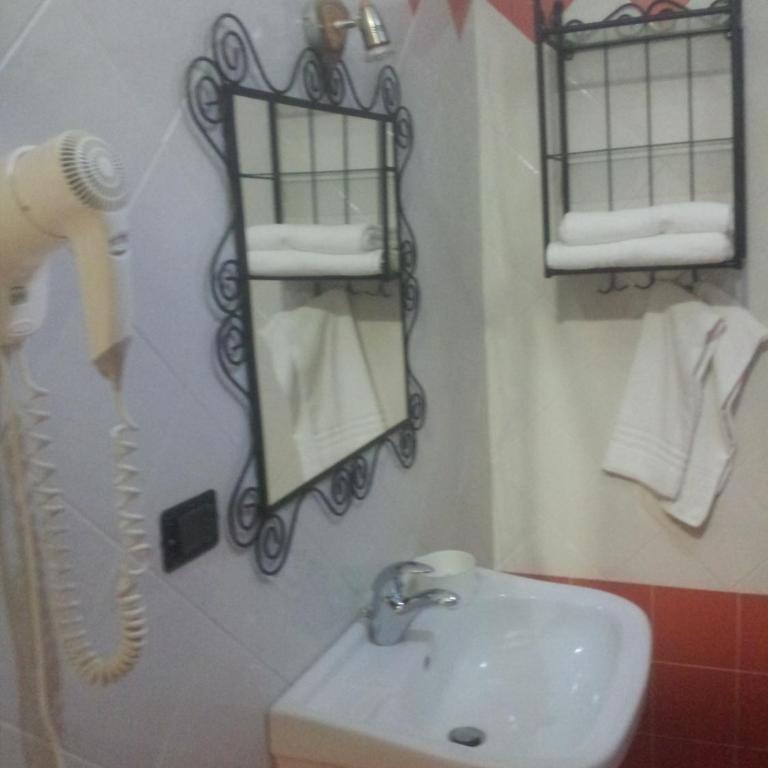 B&B Dolcevita - Camera Familiare con Balcone - 3