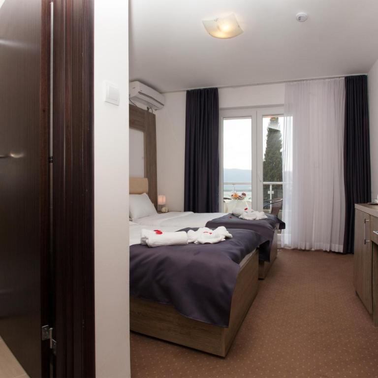 Guest House Aria - Dvokrevetna soba sa Bračnim Krevetom ili Zasebnim Krevetima, Balkonom i Pogledom na More - 11