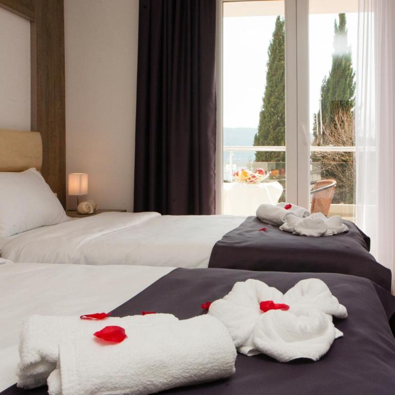 Guest House Aria - Dvokrevetna soba sa Bračnim Krevetom ili Zasebnim Krevetima, Balkonom i Pogledom na More - 1