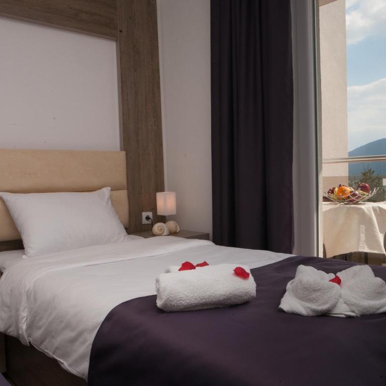 Guest House Aria - Dvokrevetna soba sa Bračnim Krevetom ili Zasebnim Krevetima, Balkonom i Pogledom na More - 5
