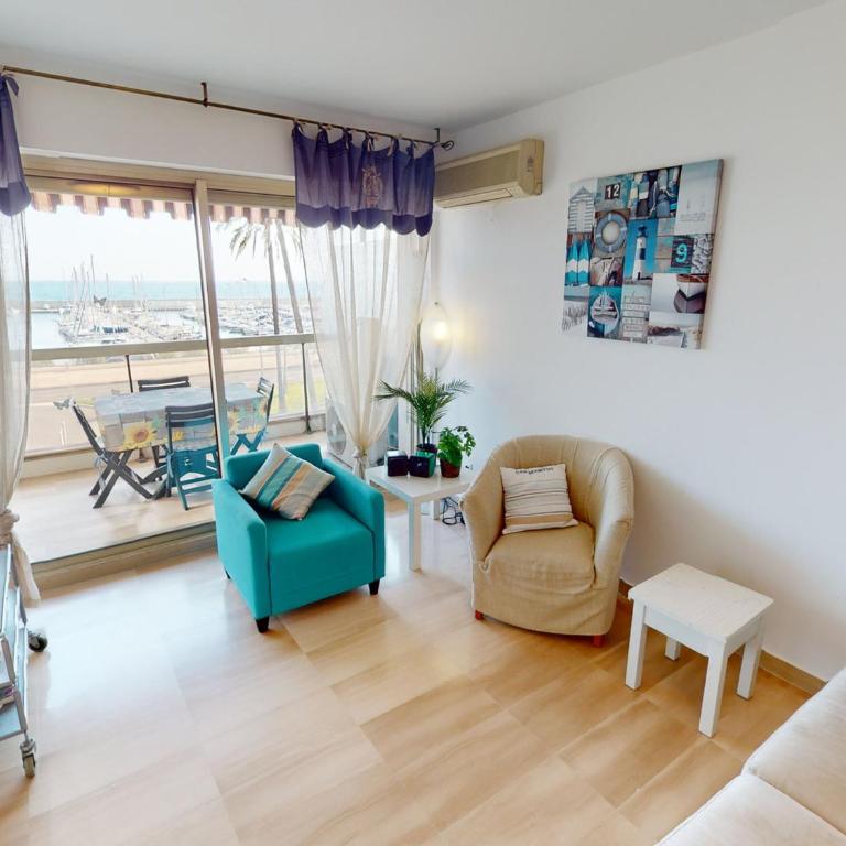 Bel appartement avec terrasse, piscine, parking et WiFi - FR-1-196-321 - Appartement - 4