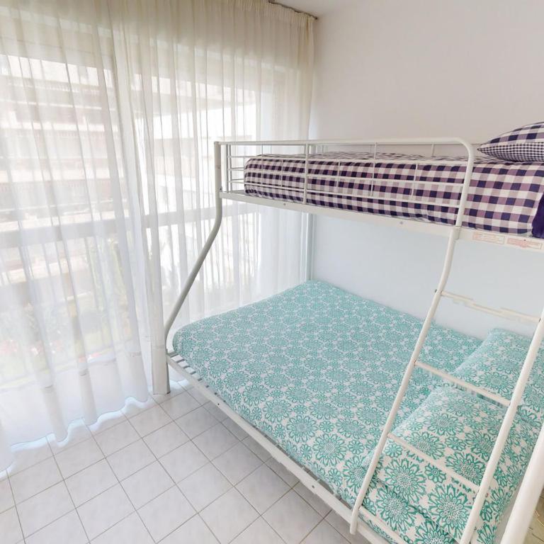 Bel appartement avec terrasse, piscine, parking et WiFi - FR-1-196-321 - Appartement - 7