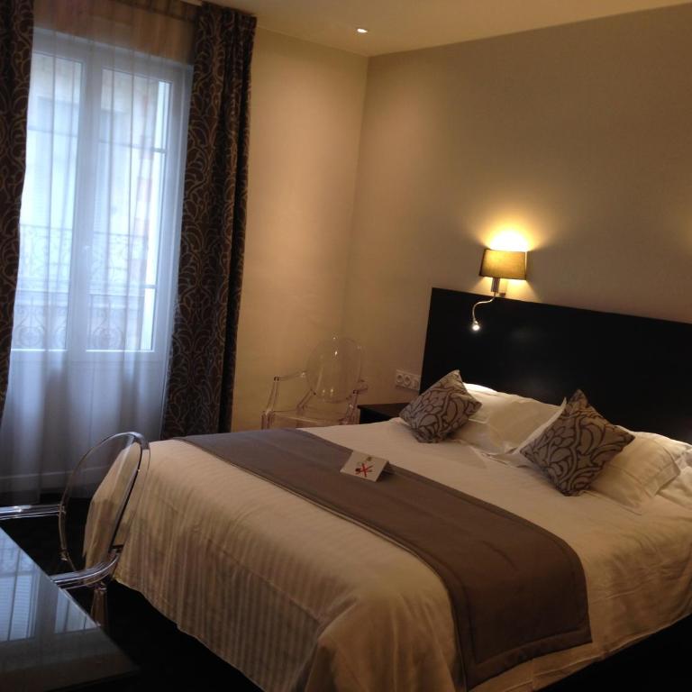 Midland Hôtel - Restaurant Le Derby's - Chambre Double Confort avec Douche - 12