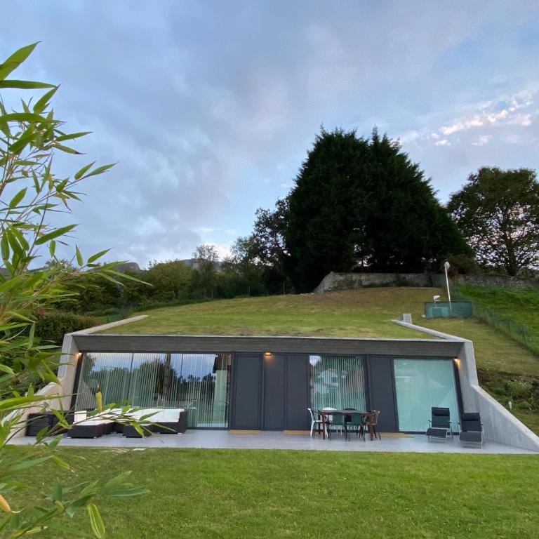 La Casa de Hierba - Casa de campo de diseño con jardín y wifi cerca de las playas de Llanes - Two-Bedroom Villa - 4