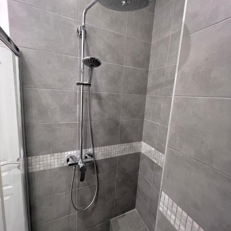 Rare! private garden in Paris, close to Sacre Coeur Basilica! - Appartement - Rez-de-Chaussée - 9