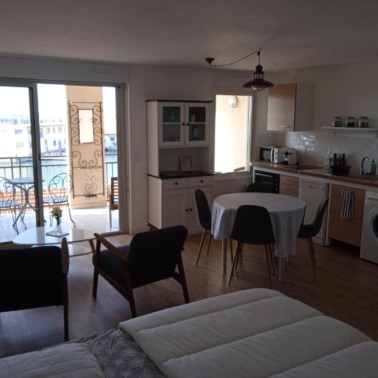 Studio Design vue Port 2 pas des Canaux + parking - Studio - 1