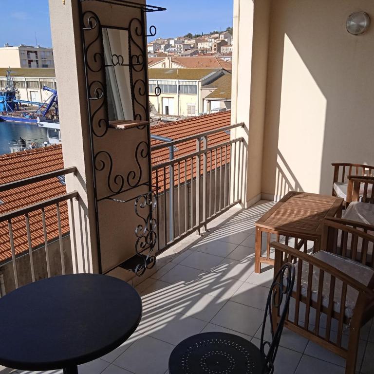 Studio Design vue Port 2 pas des Canaux + parking - Studio - 10