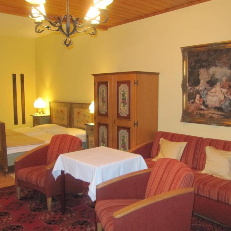 Goldener Ochs - Basic Dreibettzimmer - 1