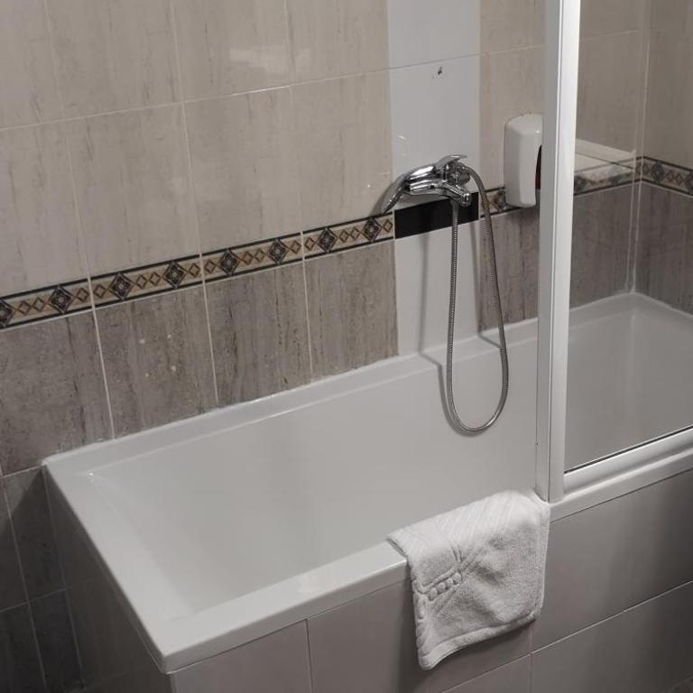 Hotel Elegance - Suite - 5