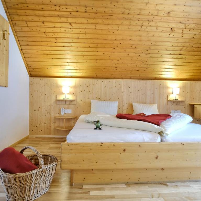 Der Kaerntnerhof am Weissensee, SeeHotel & SeeApartments direkt am See - Suite mit Bergblick - 1