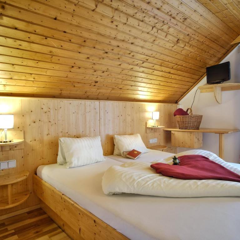Der Kaerntnerhof am Weissensee, SeeHotel & SeeApartments direkt am See - Suite mit Bergblick - 2
