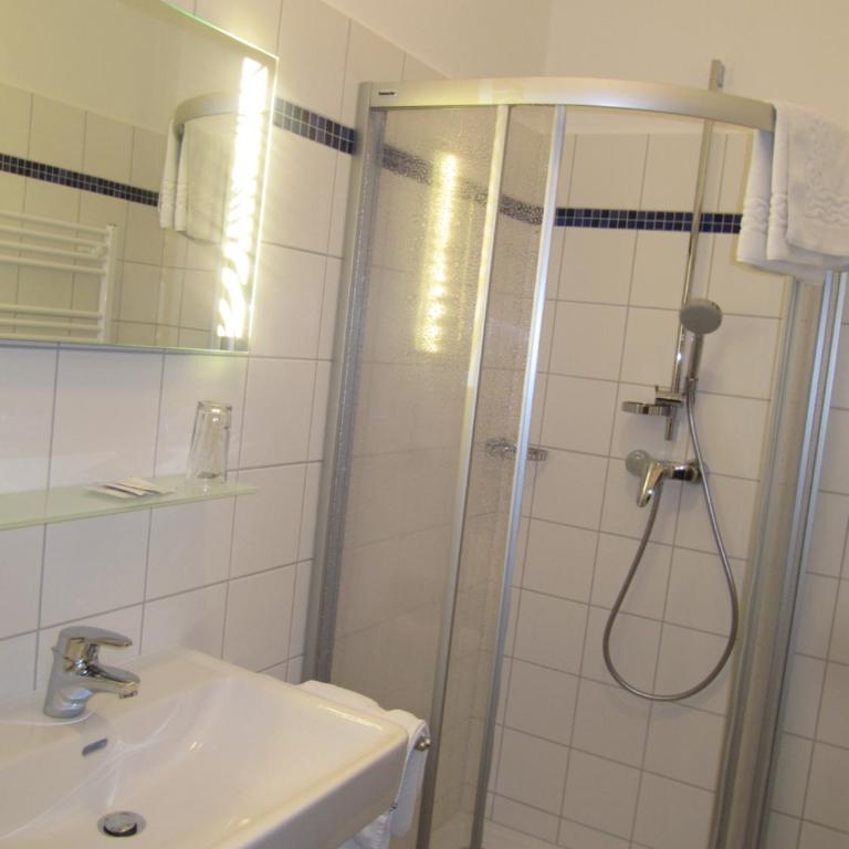 Goldener Ochs - Familienzimmer mit eigenem Bad - 3