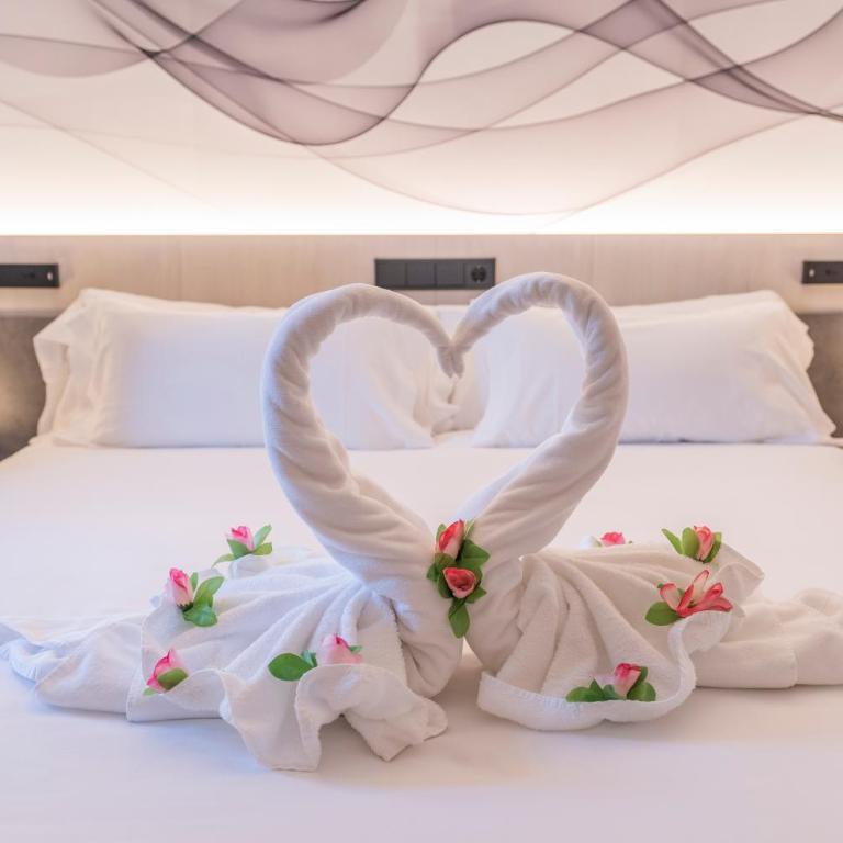 Hotel NERU con Encanto - Habitación Doble Deluxe con balcón - 1 o 2 camas - 8