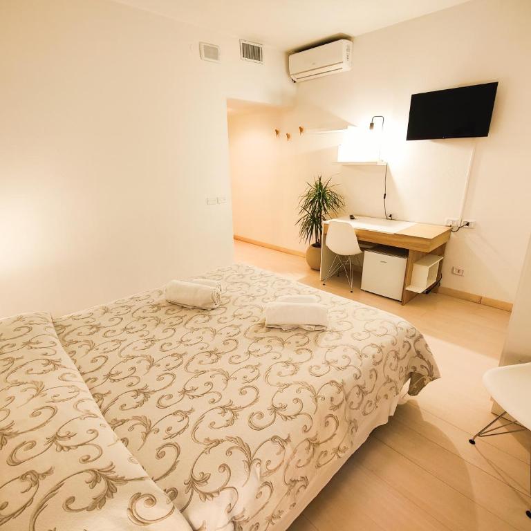 Albergo B&B Tenesi - Camera Matrimoniale Comfort - 4