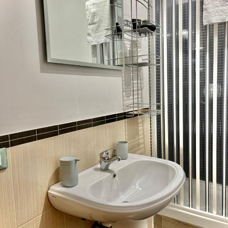 LE PORTE DI PALERMO - Camera Quadrupla con Bagno Privato - 2