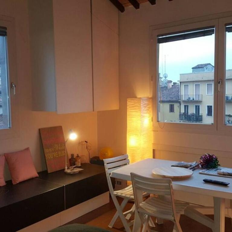enJoy Home - Mansarda nel cuore di Padova - Appartamento con 1 Camera da Letto - 9