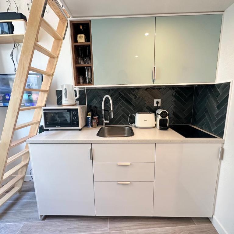 The GARDEN - cosy studio with AC in the very center of Paris - One-Bedroom Apartment - 41